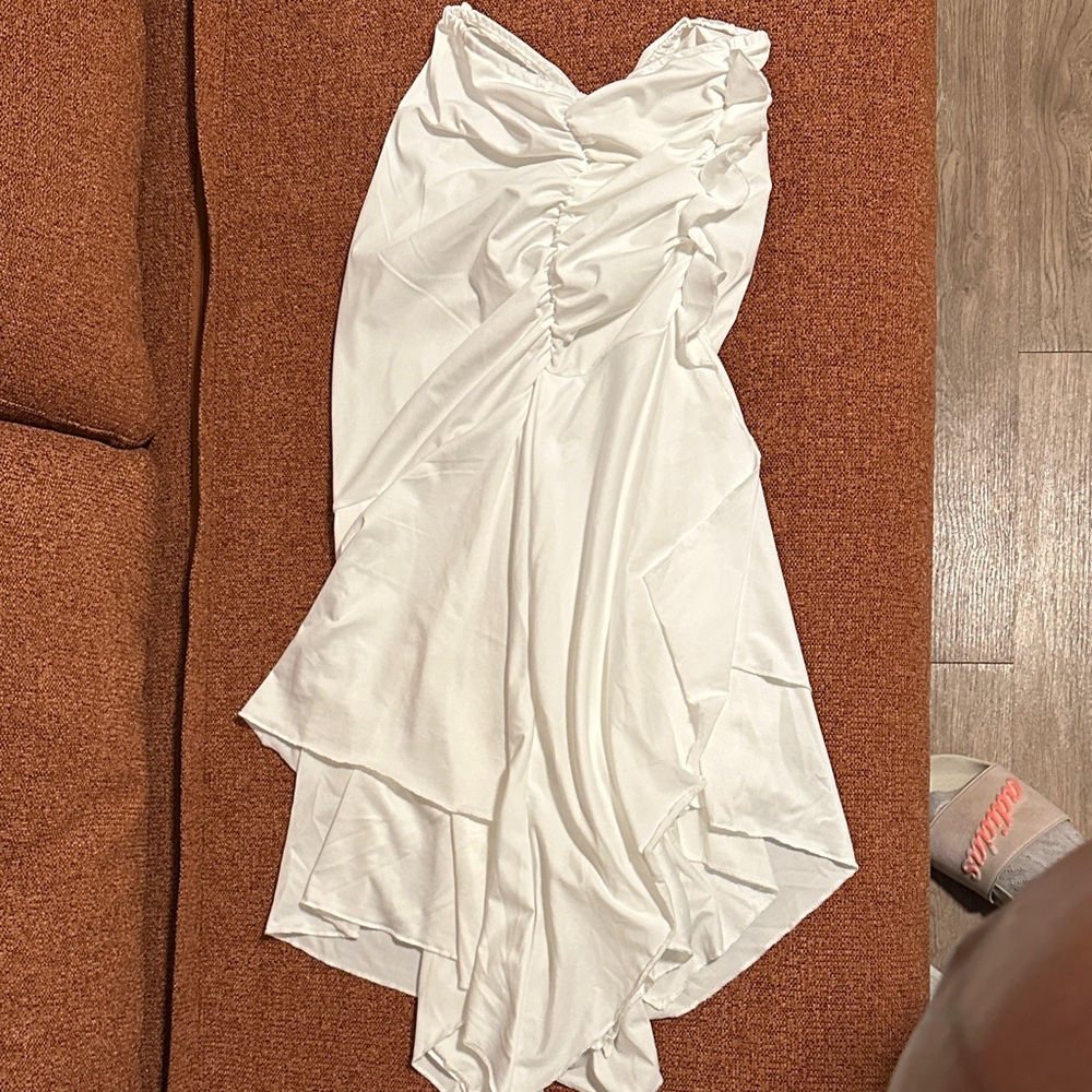 Brand New . MICAS asymmetric ruffle ruched slit skirt in white